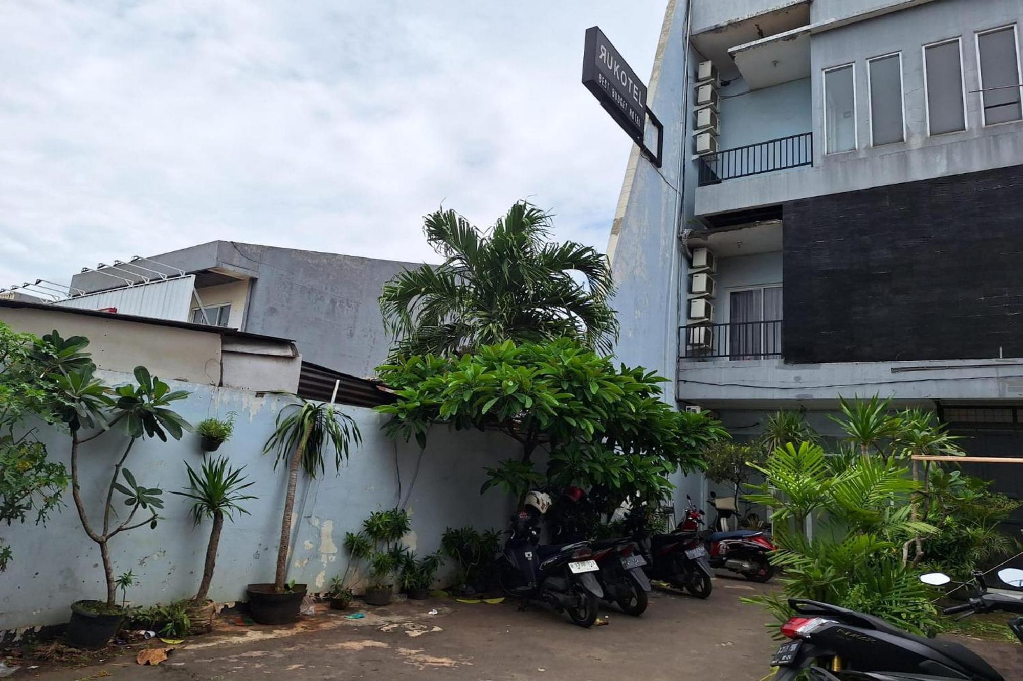 Oyo 93584 Rukotel South Tangerang Εξωτερικό φωτογραφία