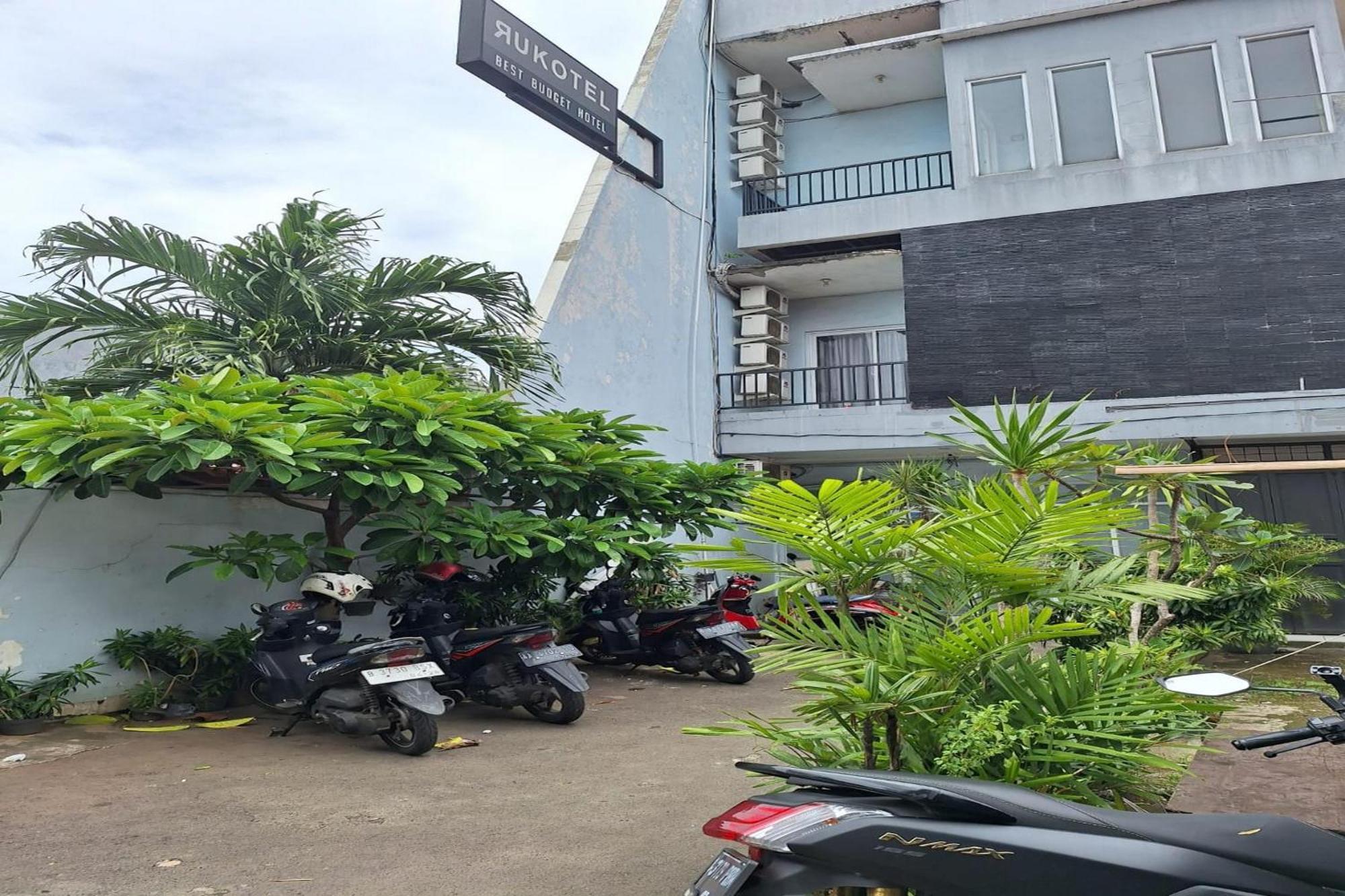 Oyo 93584 Rukotel South Tangerang Εξωτερικό φωτογραφία